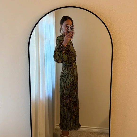 Johanna Ortiz Gifts of Nature Blouse and Acts of Nature Pleated Skirt Set - Picture 5 of 16